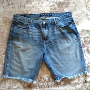 Lucky Brand Men's raw hem shorts size 38